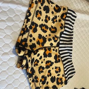 Excellent condition barbell cartel shorts